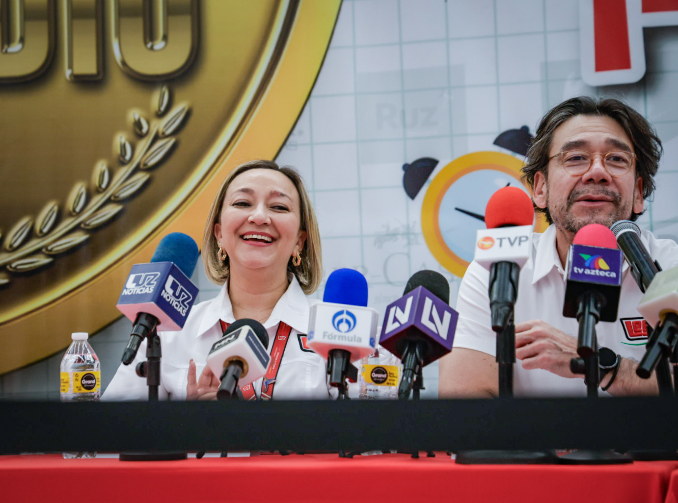 Entrega de útiles escolares “Ley Recompensa tu Estudio”
