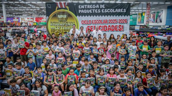 “Ley Recompensa tu Estudio” premia el esfuerzo y la excelencia académica de la niñez mexicana con entrega de útiles escolares