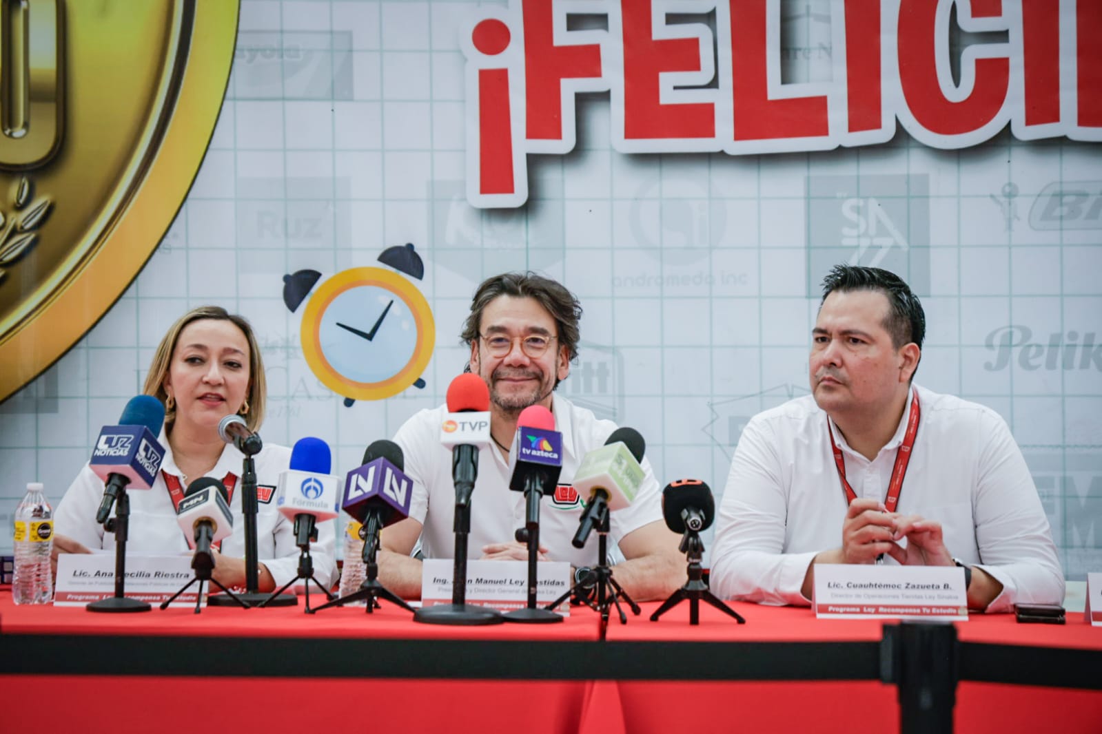 Entrega de útiles escolares “Ley Recompensa tu Estudio”