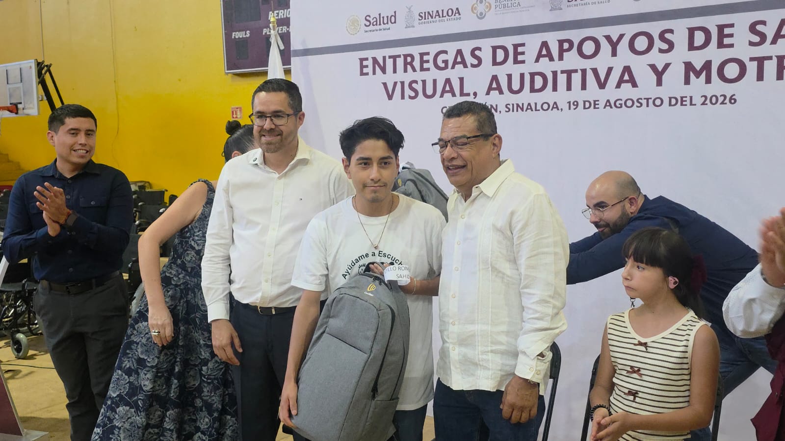 Entregan apoyos funcionales y asistenciales en Culiacán