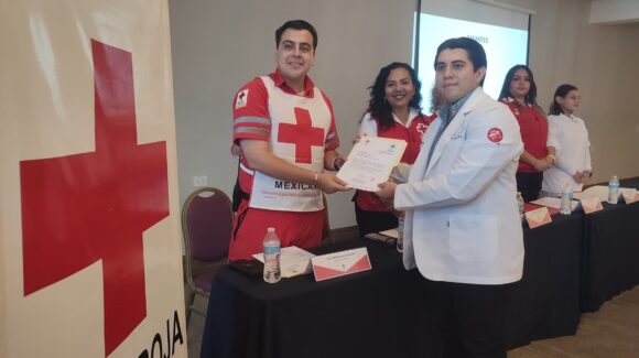 Concluyen su servicio social 18 pasantes de Medicina y Enfermería en Cruz Roja Delegación Mazatlán, Sinaloa