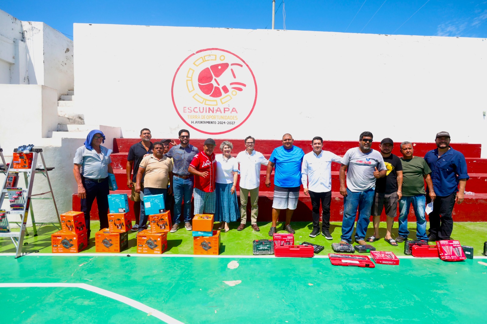 Entregan equipamiento a emprendedores de Escuinapa