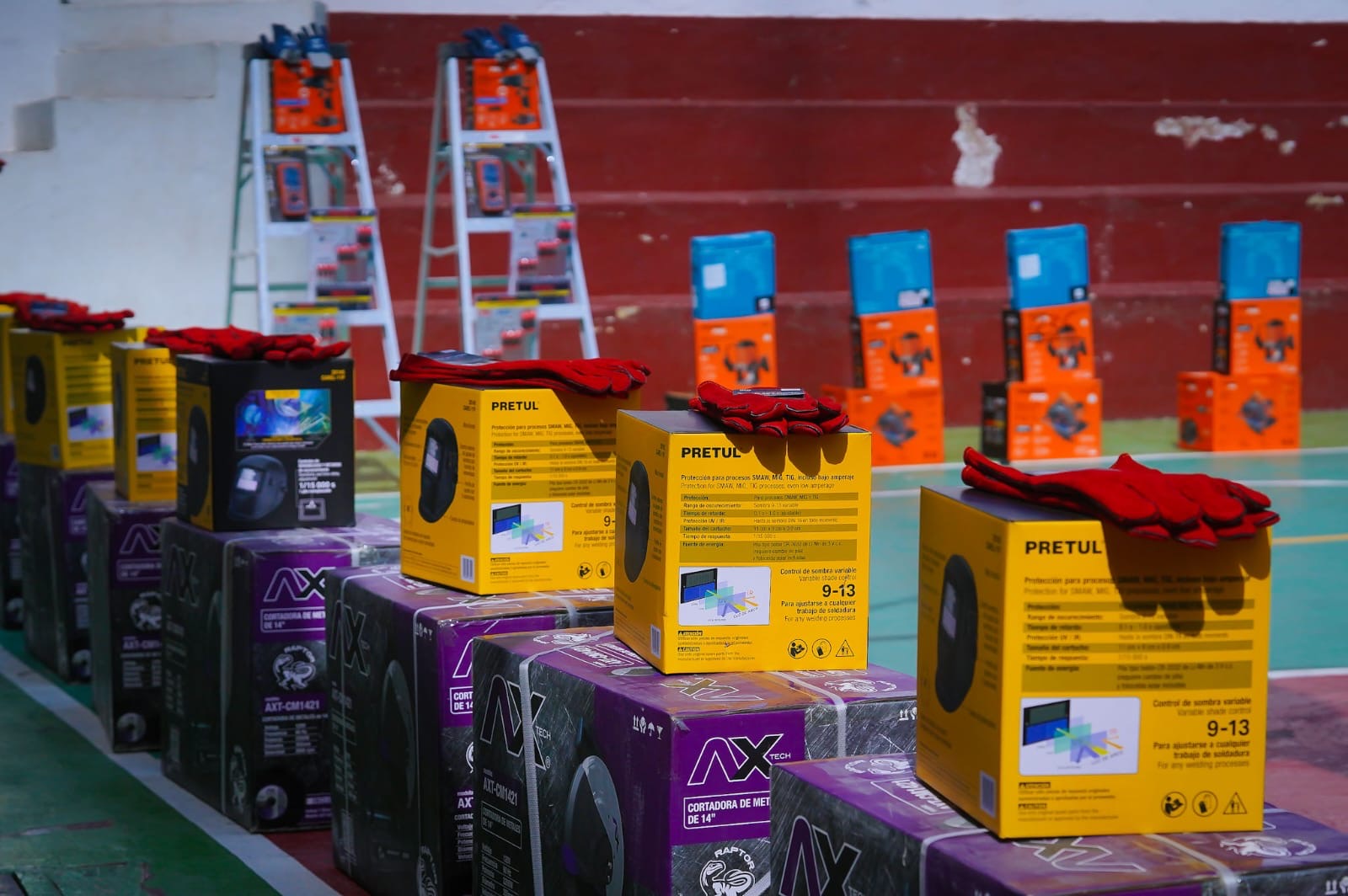 Entregan equipamiento a emprendedores de Escuinapa