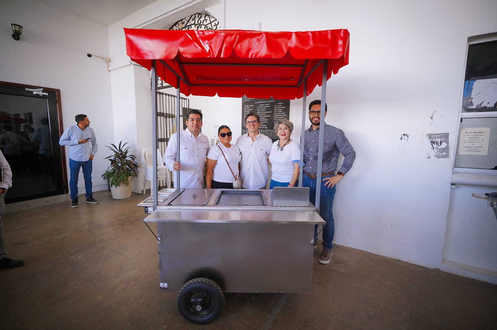 Entregan equipamiento a emprendedores de Escuinapa