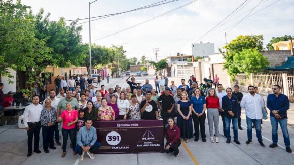 Tras 50 años de espera, los vecinos de la colonia Emiliano Zapata, en Culiacán, Sinaloa, por fin ven su calle pavimentada