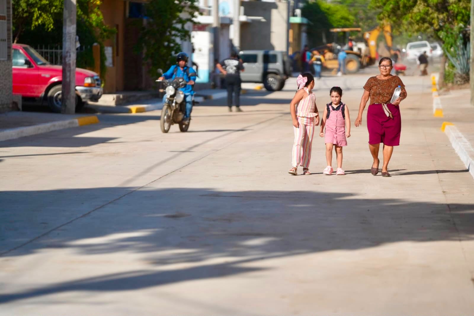 Entregan pavimentación en la Francisco Villa de Mazatlán