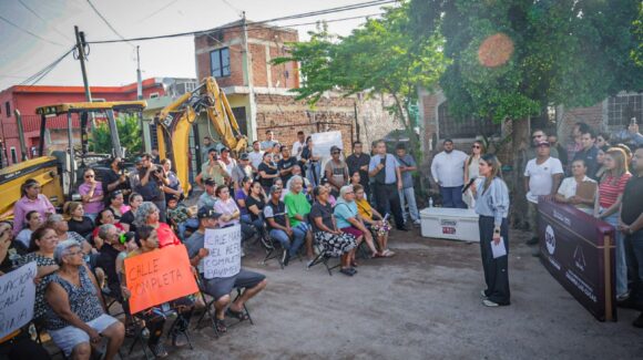 Justicia social para Las Cucas, en Culiacán, Sinaloa: Ana Miriam Ramos da banderazo de pavimentación