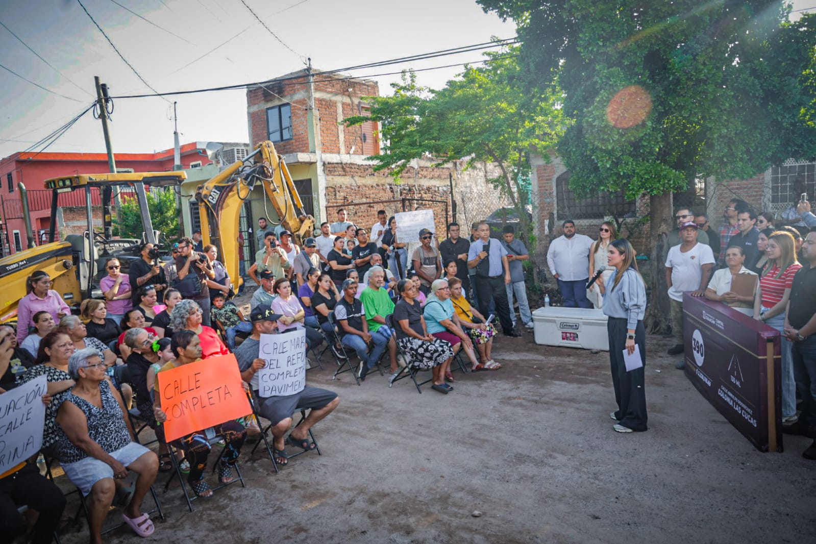 Entregan pavimentación en Las Cucas, Culiacán