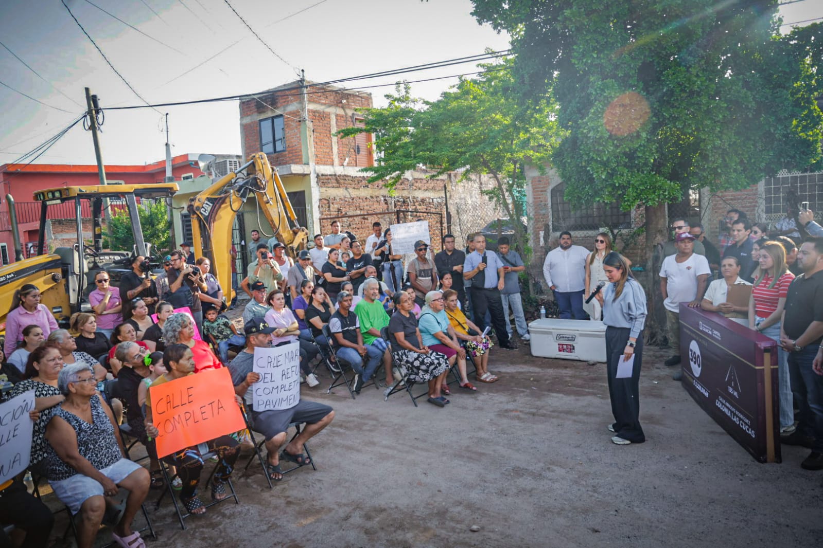 Entregan pavimentación en Las Cucas, Culiacán