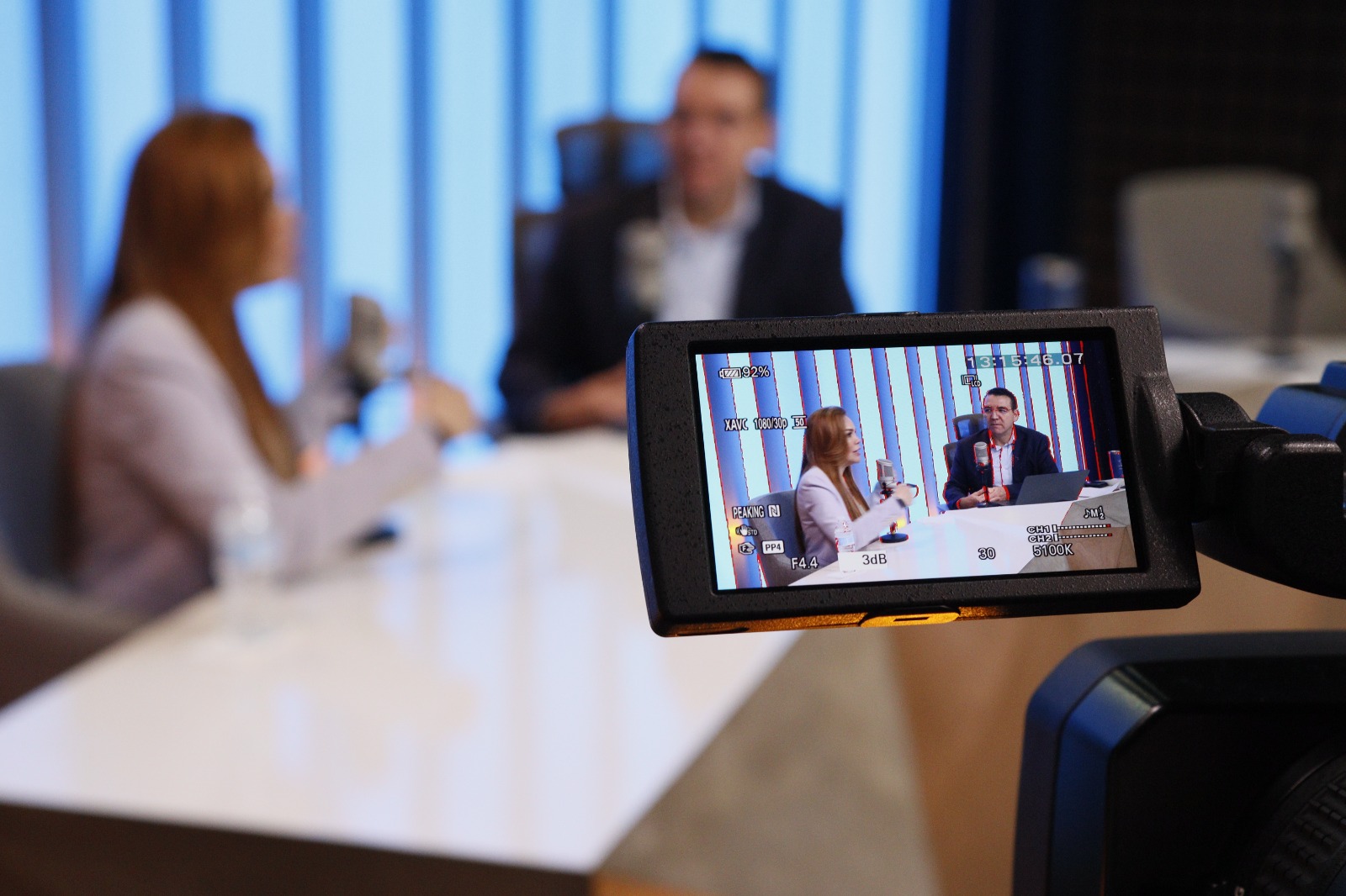 Paola Gárate con Luis Alberto en entrevista