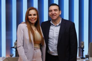 Paola Gárate con Luis Alberto en entrevista