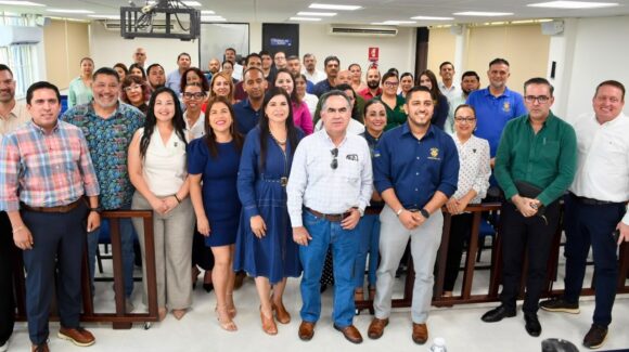 Rector de la UAS sostiene reunión de evaluación y logística en la Unidad Regional Sur
