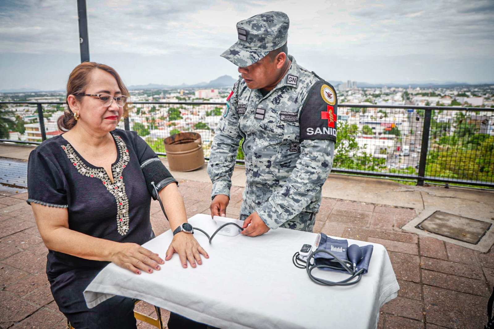 Exhibición de equipo tactico de Guardia Nacional