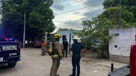 Explota tanque de gas y provoca incendio dentro de una vivienda en Guasave, Sinaloa