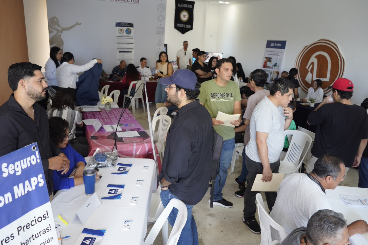 Feria de Empleo reúne a 300 buscadores de trabajo por 150 vacantes en Mazatlán