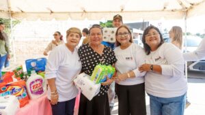 festejo del dia del abuelo realizada este jueves en el asilo de ancianos graciela sandoval de mena reunion