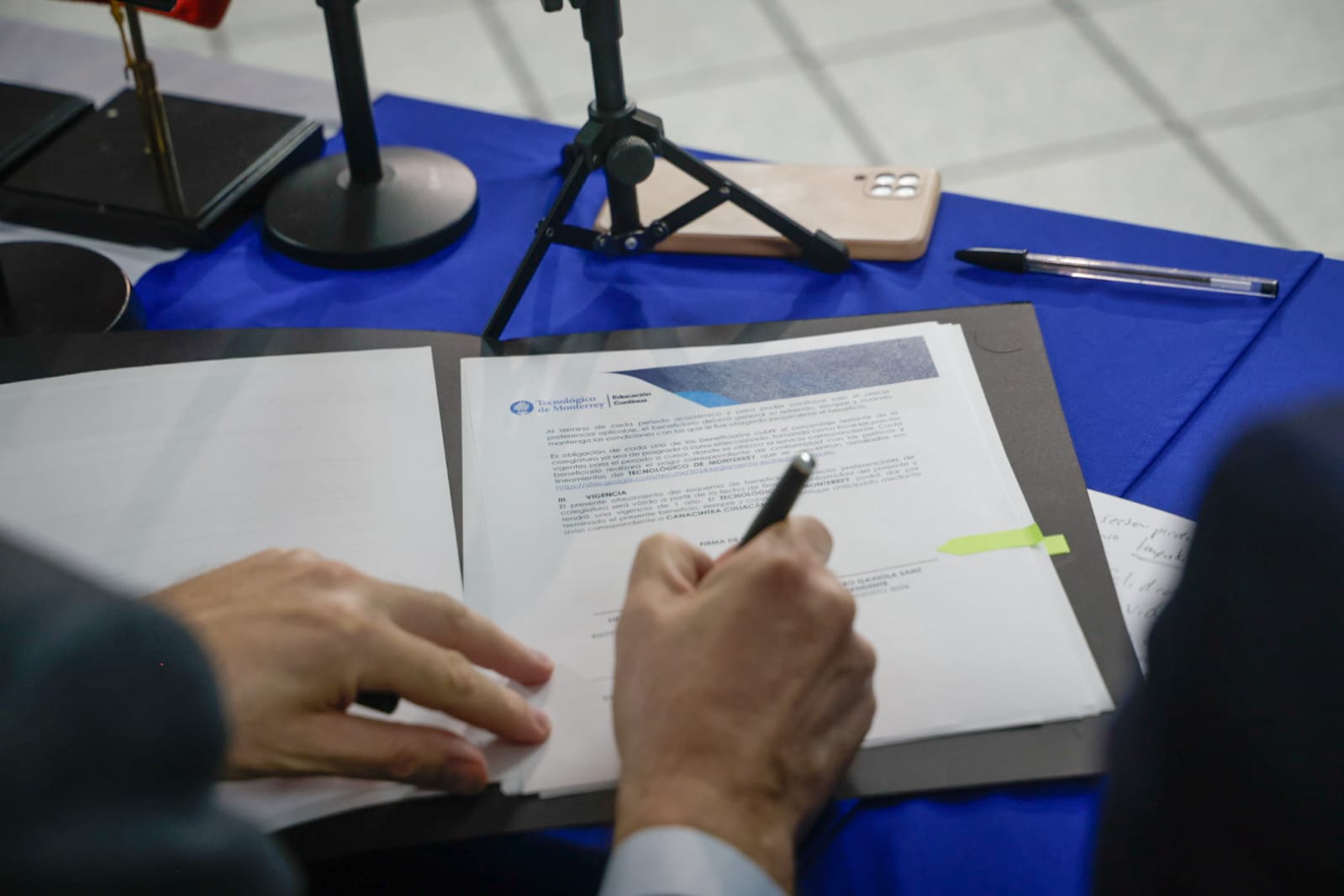 Firma de convenio y presentación del programa de profesionalización de la industria entre Tec de Monterrey y Canacintra