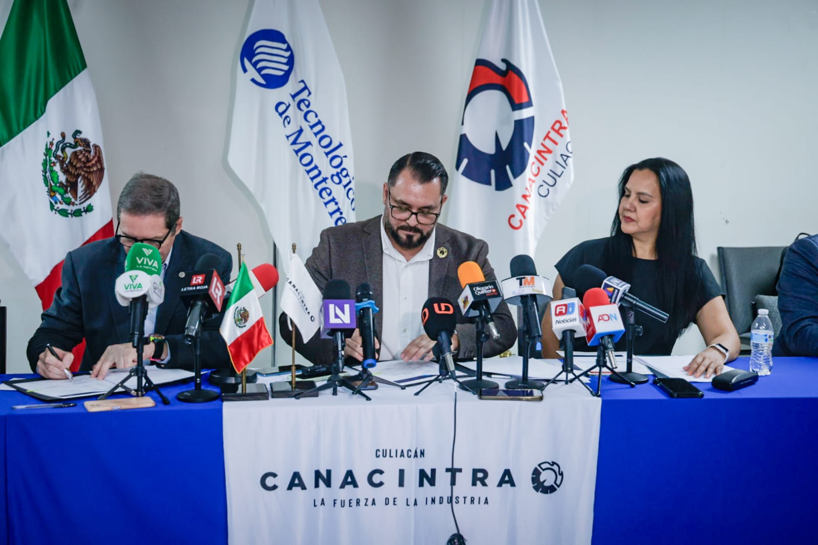 Firma de convenio y presentación del programa de profesionalización de la industria entre Tec de Monterrey y Canacintra