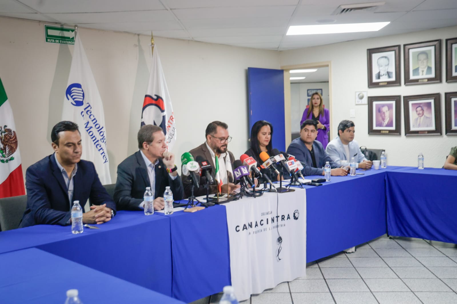 Firma de convenio y presentación del programa de profesionalización de la industria entre Tec de Monterrey y Canacintra