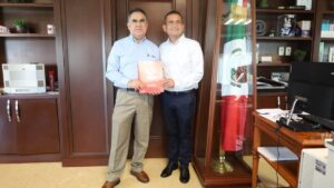 formalizan rector de la uas y alcalde de navolato donacion de terreno oficina
