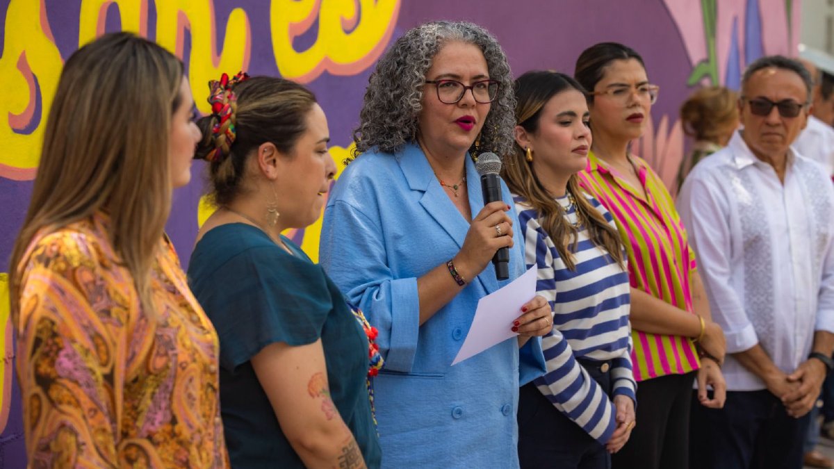 graciela dominguez destaca legado social de amparo ochoa durante inauguracion de mural goernadora