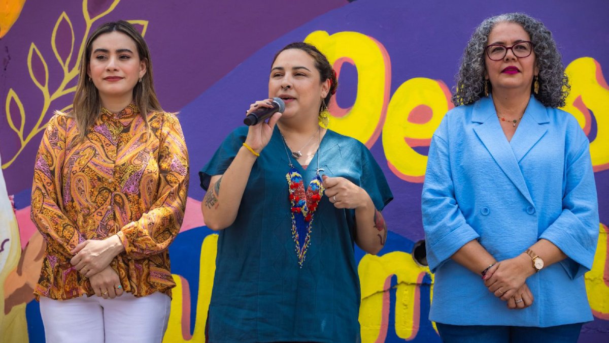 graciela dominguez destaca legado social de amparo ochoa durante inauguracion de mural lugar
