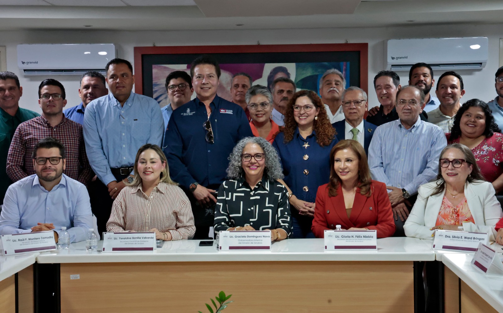 Graciela Domínguez se reúne con rectores y directores de organismos públicos descentralizados y de educación básica