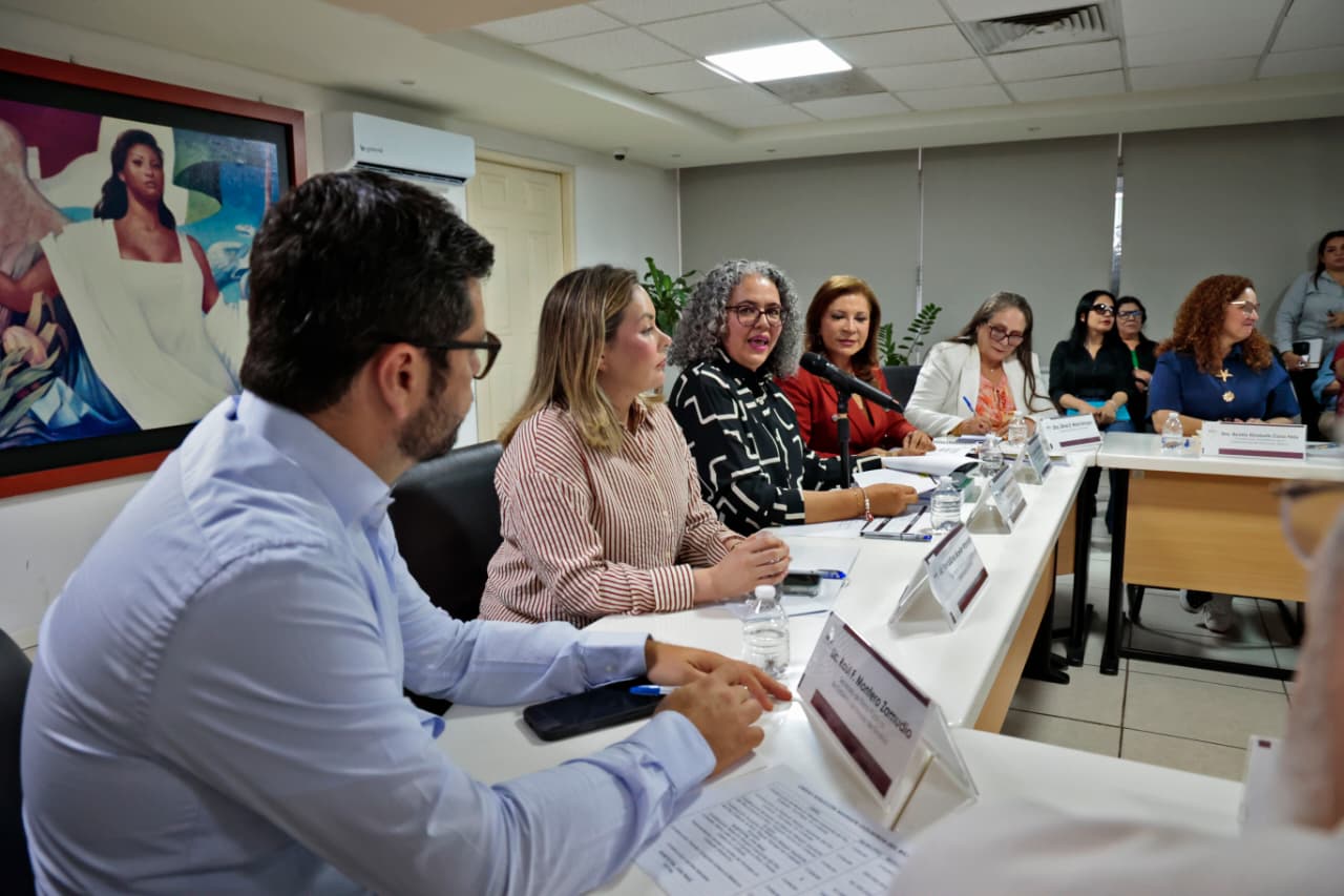 Graciela Domínguez se reúne con rectores y directores de organismos públicos descentralizados y de educación básica