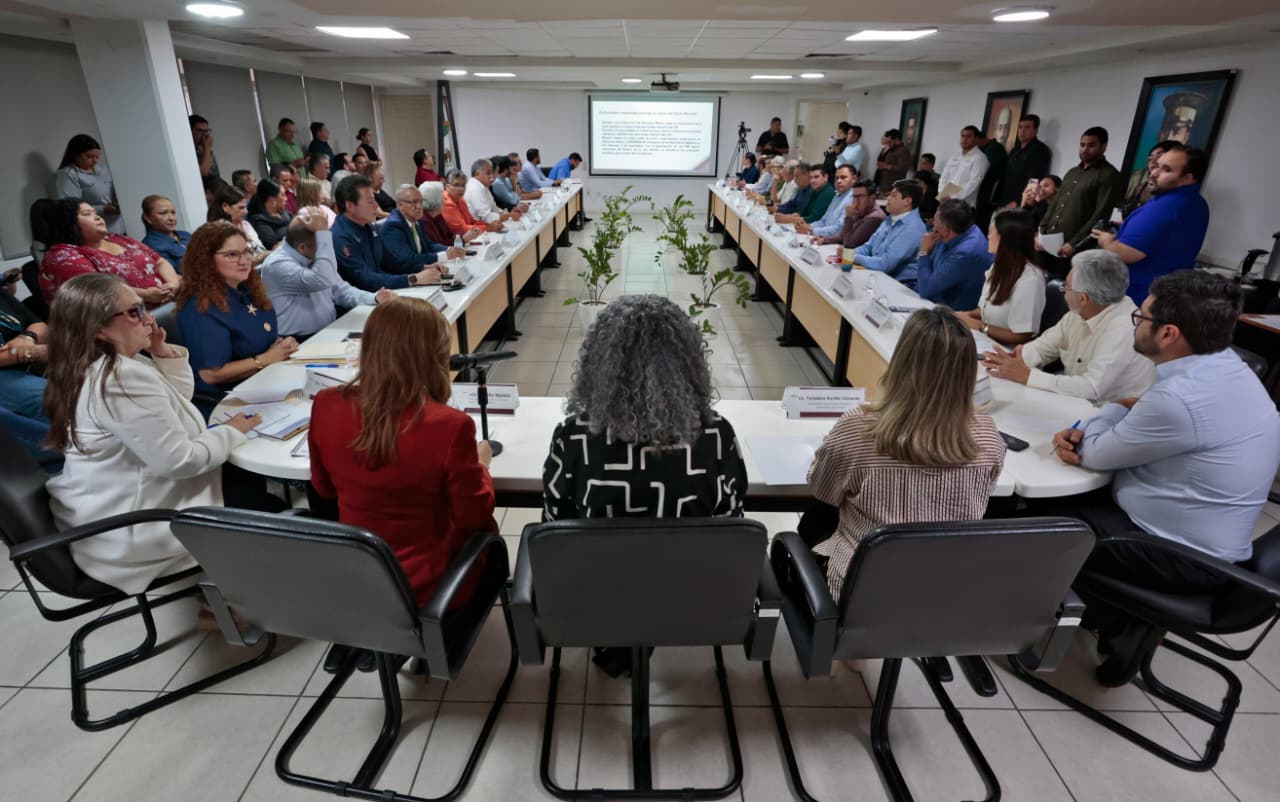 Graciela Domínguez se reúne con rectores y directores de organismos públicos descentralizados y de educación básica