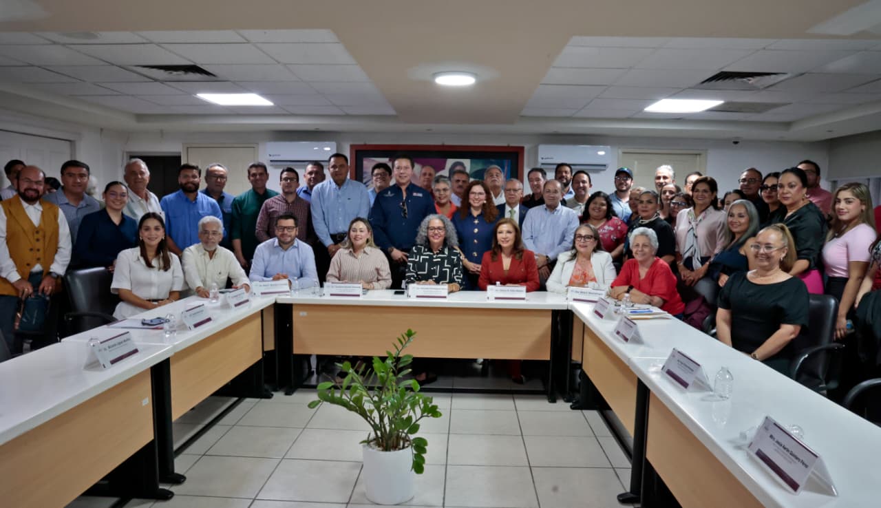 Graciela Domínguez se reúne con rectores y directores de organismos públicos descentralizados y de educación básica