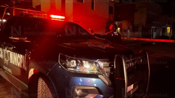 Localizan a un hombre sin vida a las afueras de un domicilio en el fraccionamiento El Parque, en Los Mochis