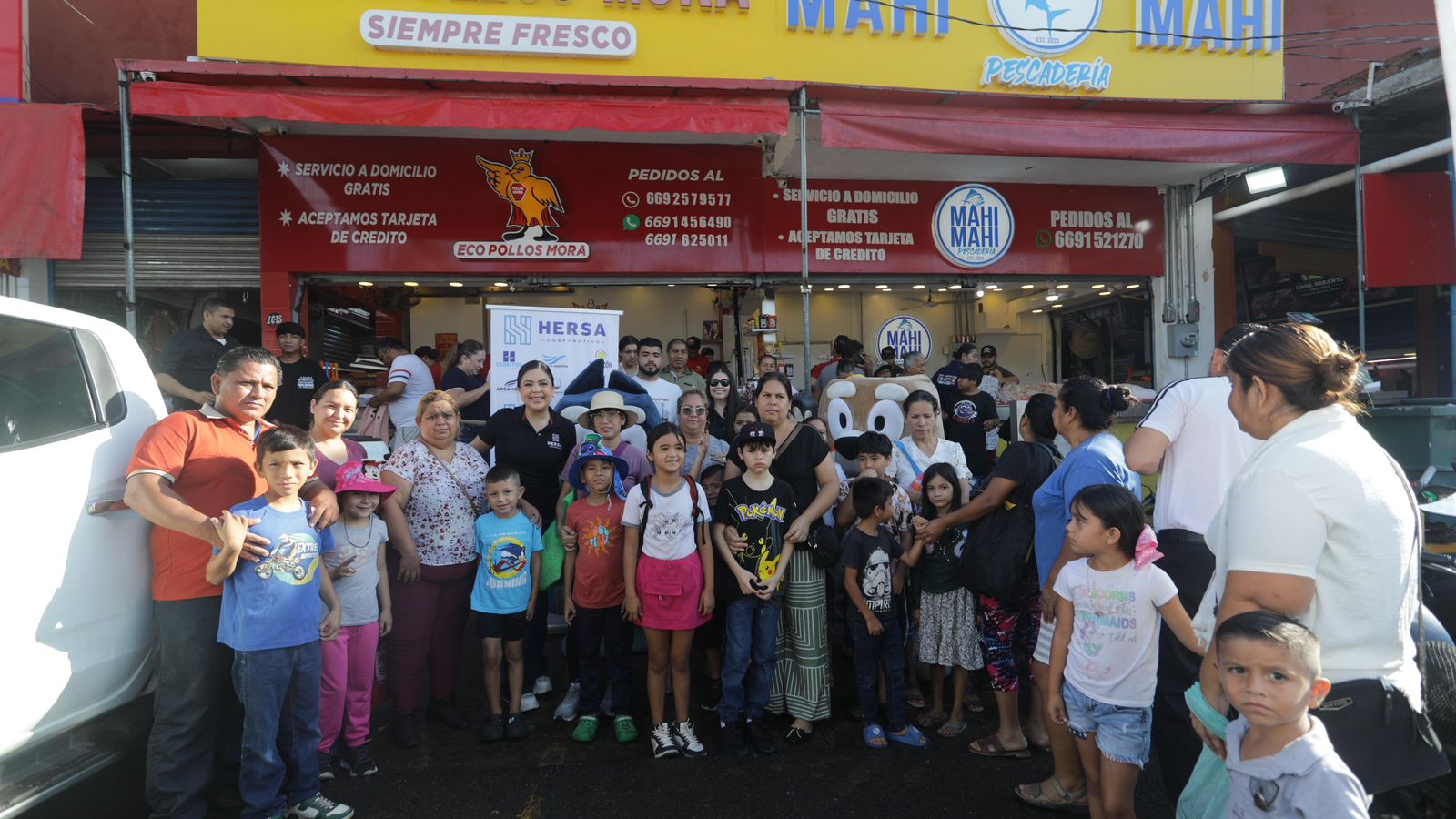 Hersa Corporativo entrega mochilas en Mazatlán
