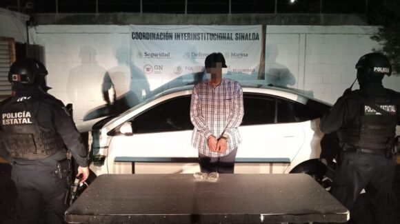 Detienen con dosis de marihuana a sujeto que circulaba con los vidrios polarizados en Culiacán, Sinaloa