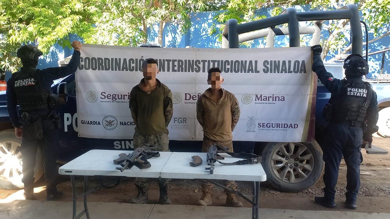 Hombres armados detenidos en El Rosario, Sinaloa