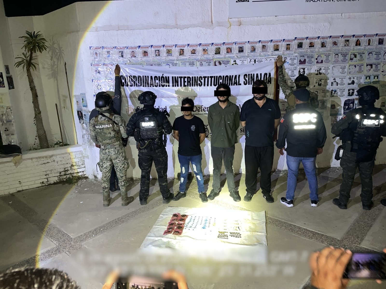 Hombres detenidos en Mazatlán