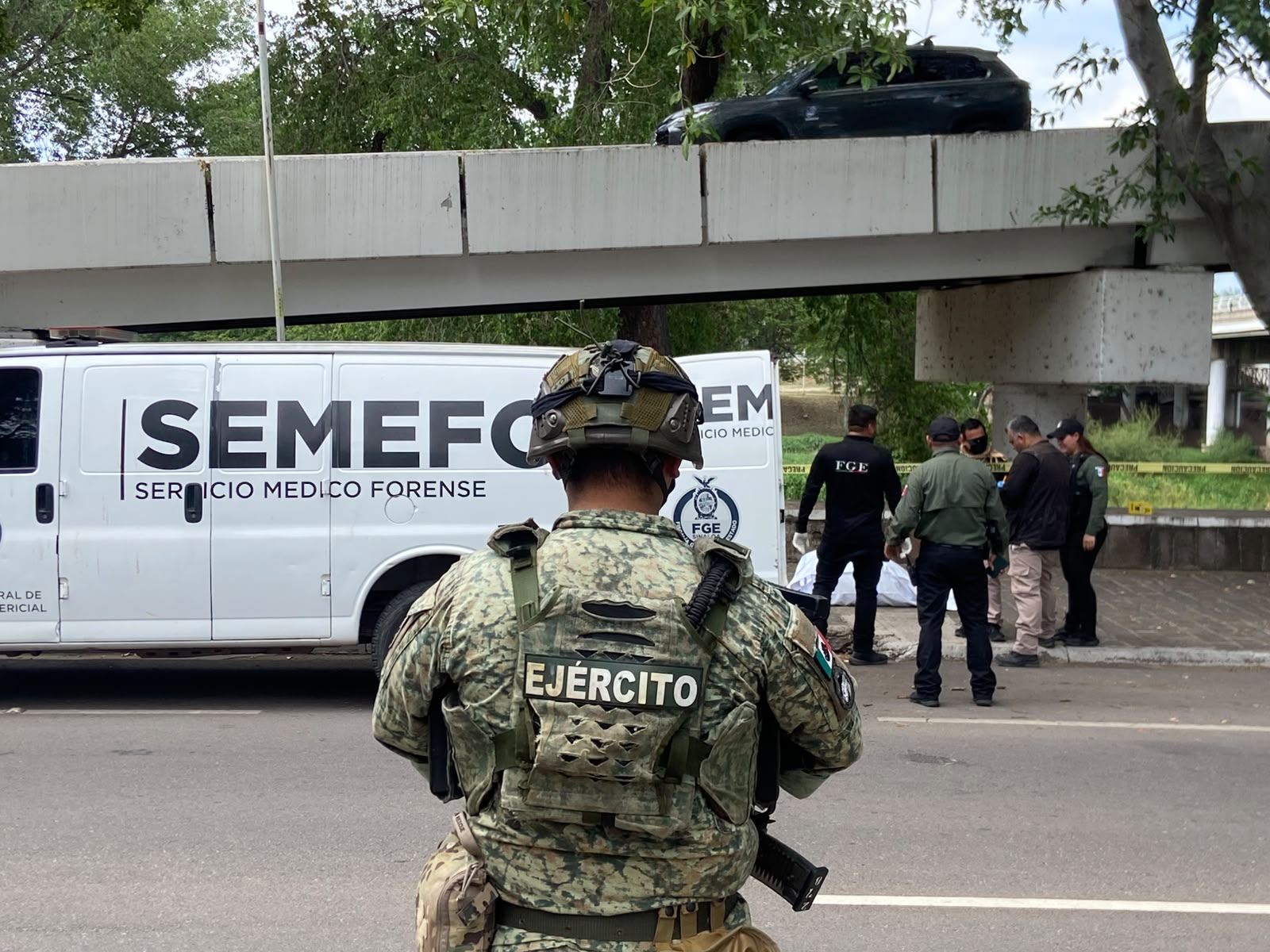 Identifican cuerpo embolsado junto al puente Morelos de Culiacán