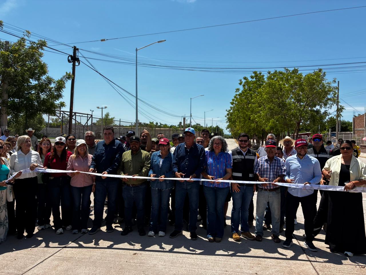 Inaugura Graciela Domínguez pavimentación del bulevar en Jahuara II, El Fuerte