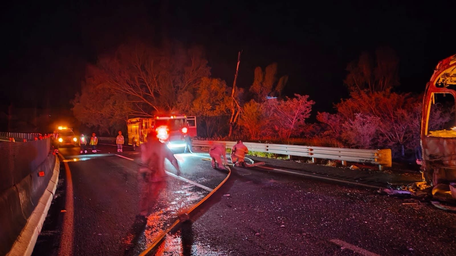 Autobús con destino a los Mochis se incendia en Nayarit