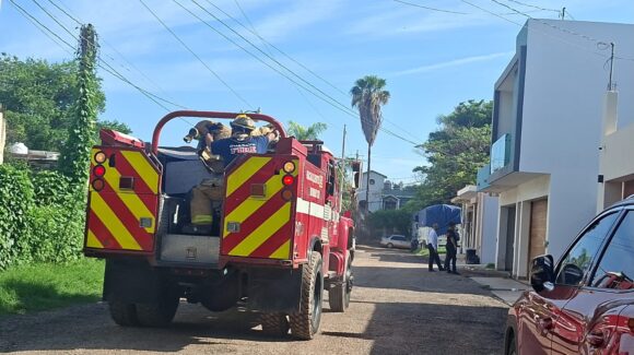 Menor queda con quemaduras tras incendio en vivienda de la colonia Los Sauces, en Guasave, Sinaloa