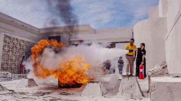 Cultura Mazatlán, Sinaloa prepara a su personal para enfrentar incendios antes de que sea demasiado tarde