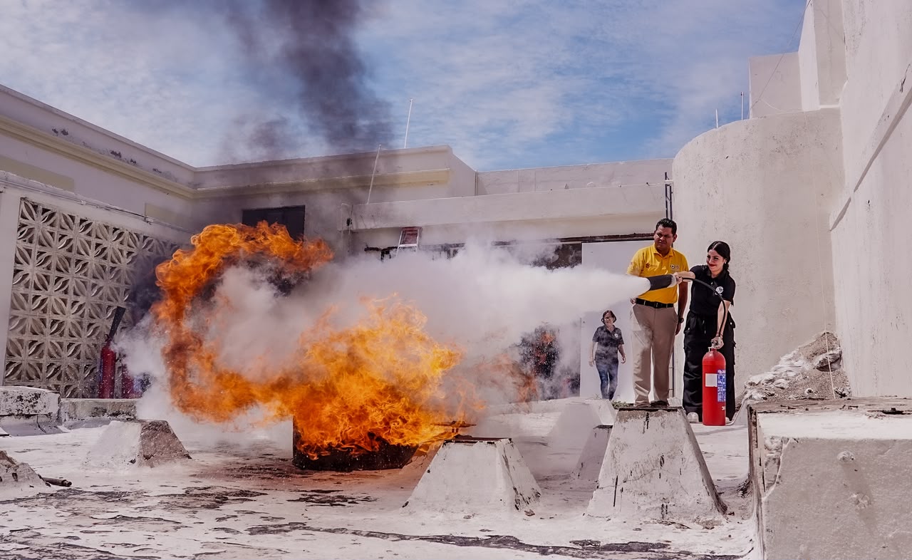 Cultura Mazatlán, Sinaloa prepara a su personal para enfrentar incendios antes de que sea demasiado tarde