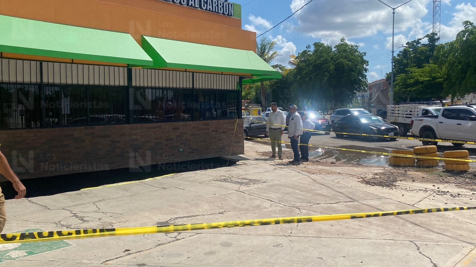 Inminente colapso de infraestructura bajo negocio en el bulevar Central