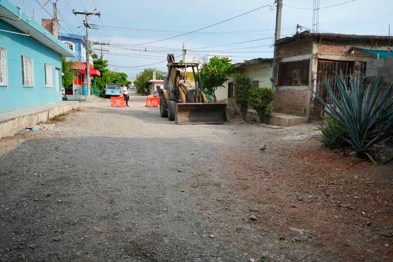 Inicia pavimentación de dos calles en Mazatlán