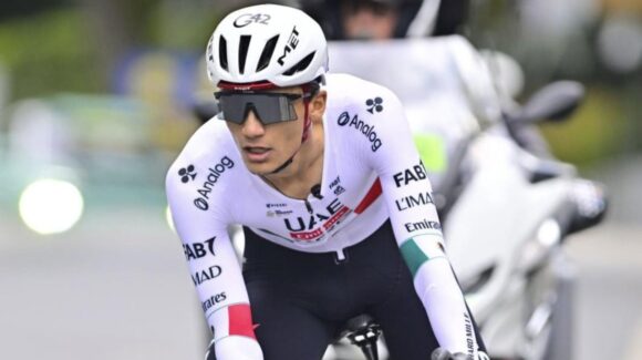 Isaac del Toro se queda con el segundo lugar en primera etapa del Tour de Alemania 2026
