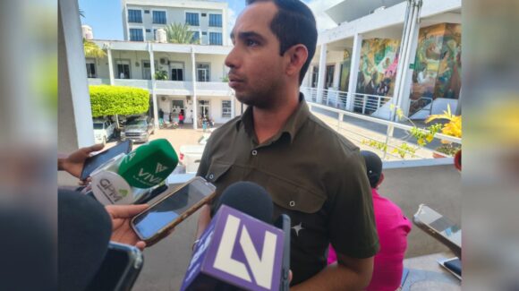 Solo 20 familias de Villa Unión, Mazatlán, continúan con problemas de agua tras daños por lluvias, señala síndico
