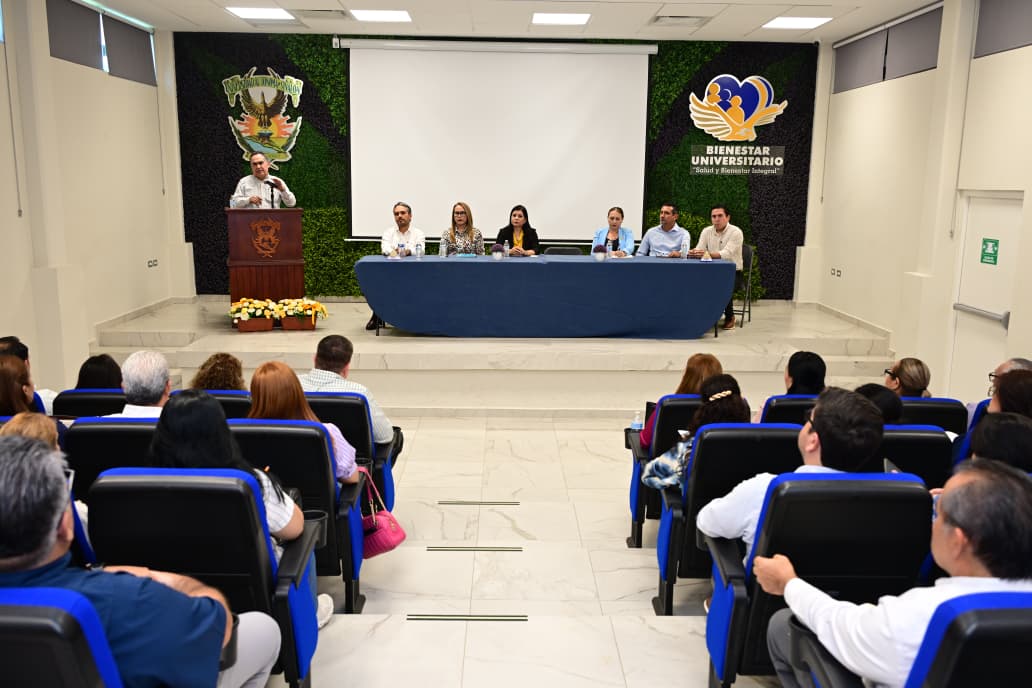 Jesús Madueña se reúne con directivos de la zona centro de la UAS