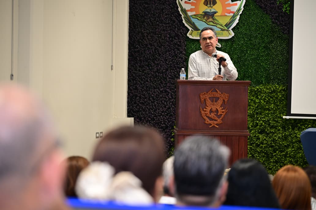 Jesús Madueña se reúne con directivos de la zona centro de la UAS