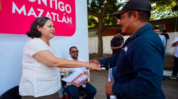 Programa “Contigo Mazatlán” suma 57 jornadas y atiende a 55 vecinos en la colonia Morelos