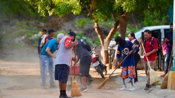 ¡Manos a la obra! Minerva Osuna pone en marcha limpieza en Rincón de Urías en Mazatlán, Sinaloa
