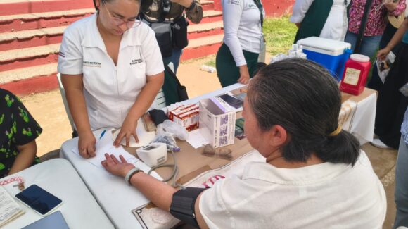 Llevan servicios de salud, educación y asesoría jurídica a familias de Urías con Jornadas de Paz en Mazatlán